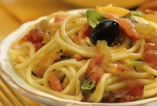 spaghetti-con-peperoni-alle-erbe