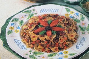 farfalle-al-pomodoro-e-salsa-di-olive-nere