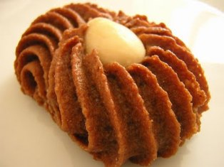 Pasticcini di mandorle e ciocc. fond.