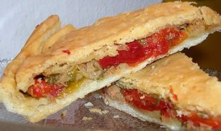 pizza rustica peperoni e tonno